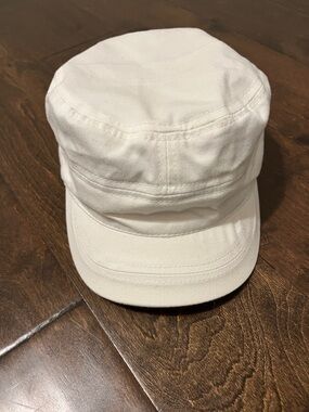 BRAND NEW - Bright white Anchor Blue Cap
